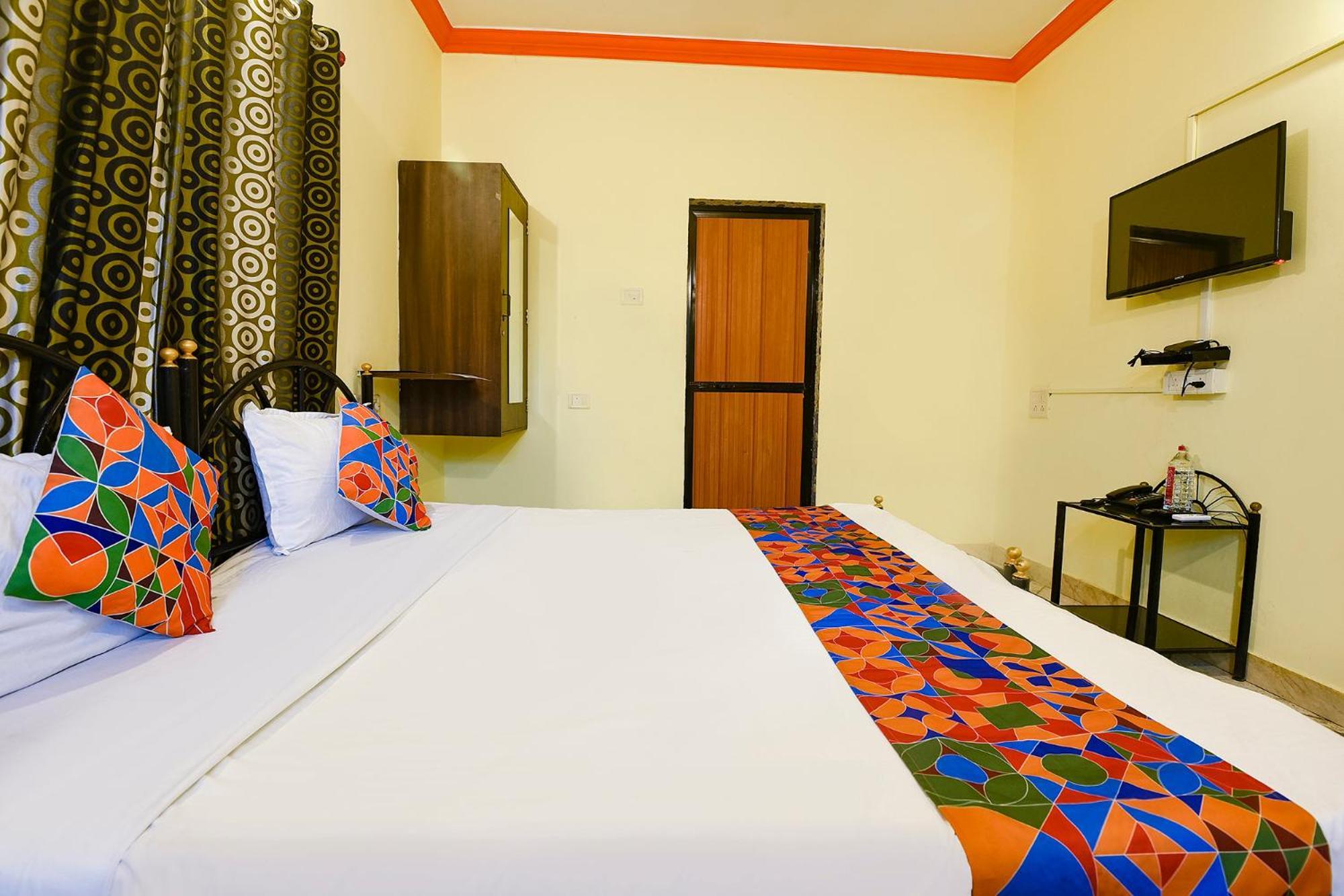 Fabhotel Joaquim Beachside Resort - Nr Tito'S Lane, Baga Beach Exterior photo