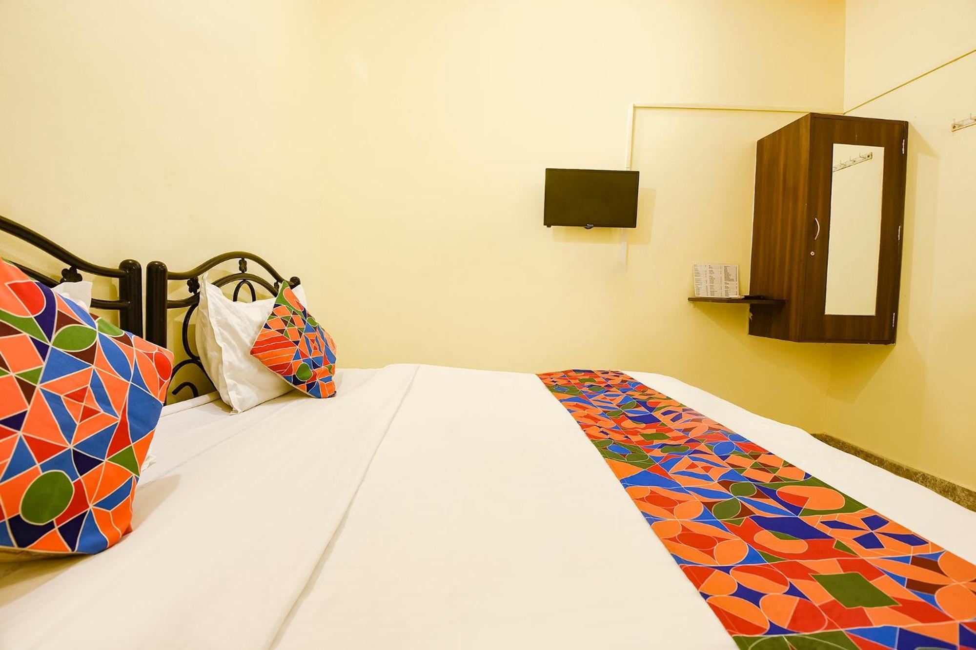 Fabhotel Joaquim Beachside Resort - Nr Tito'S Lane, Baga Beach Exterior photo